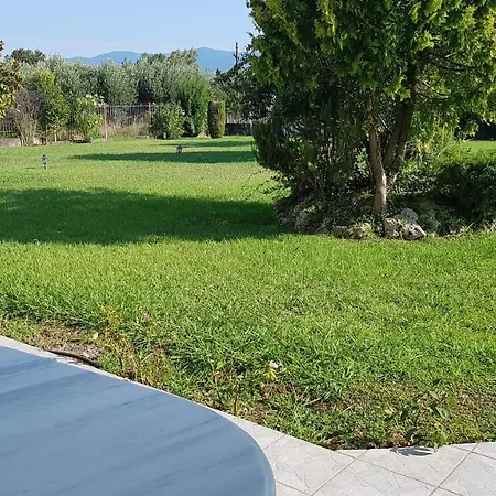 Silver Raches Maisonette & *