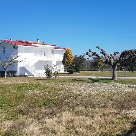 Silver Raches Maisonette & Villa *